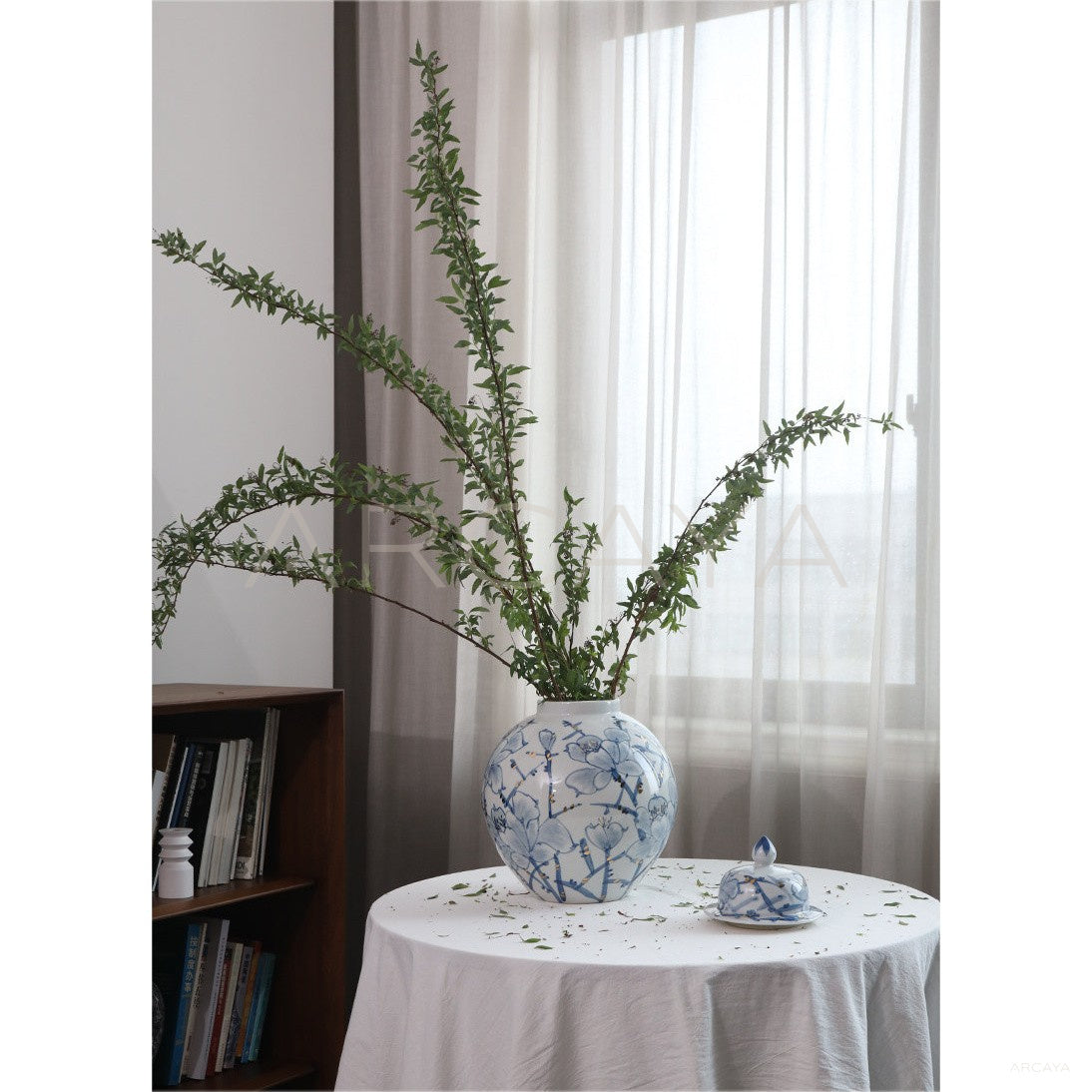 Jingdezhen Blue White Floor Jar Vase in detail