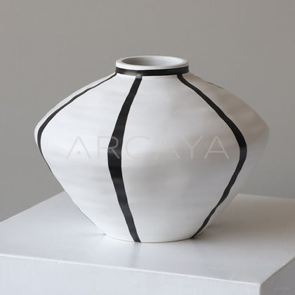 New Chinese Ceramic Vase Homestay - main