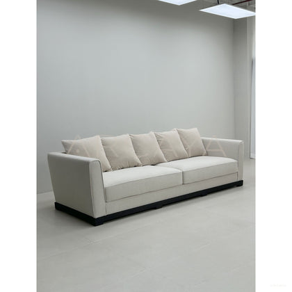 Little Frog Old Money Style Sofa - scene