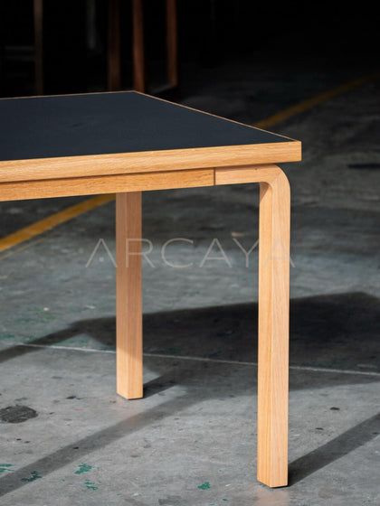 Square Dining Table 2 - detail