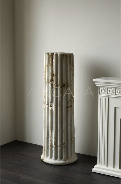 Vintage Roman Column Sculpture Pedestal - scene