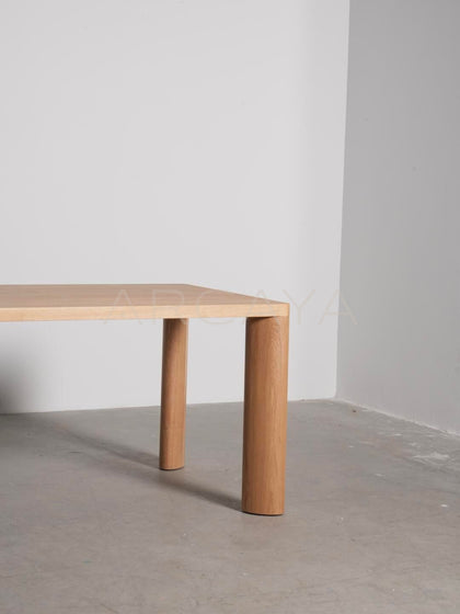 Natural Oak Dining Table - detail