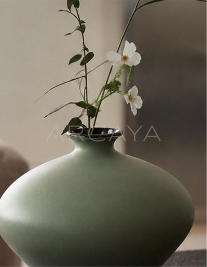 Song Aesthetic Ceramic Vase - scene