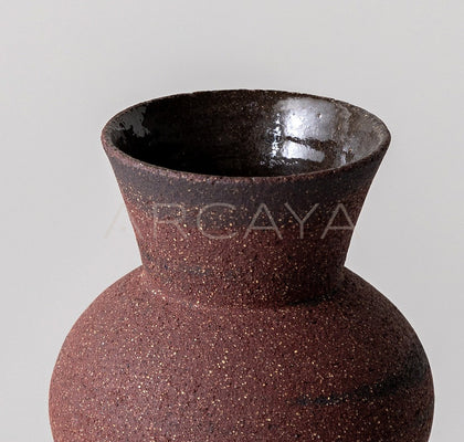 Dadan Wabi Sabi Twisted Pattern Vase - scene