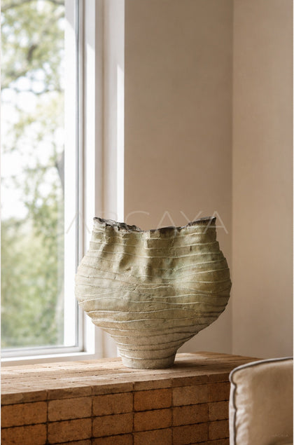 Vintage Twisted Pleated Irregular Vase - scene
