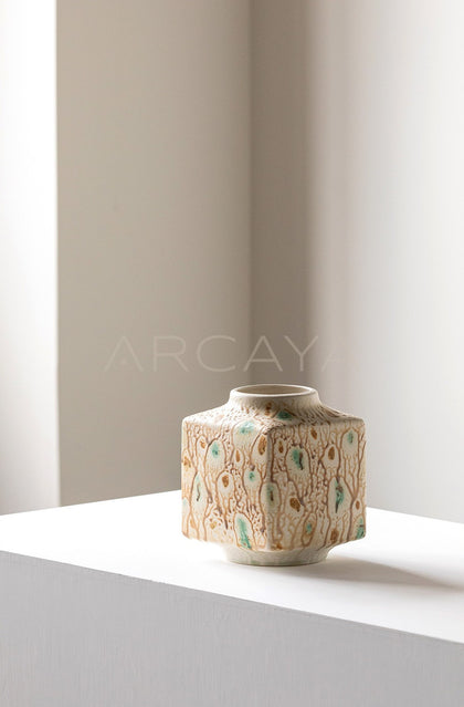 Vintage Kiln Glaze Speckled Ceramic Vase - scene