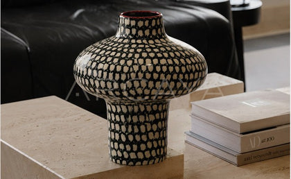 Dadan Hand Painted Plaid Vase 2 - scene