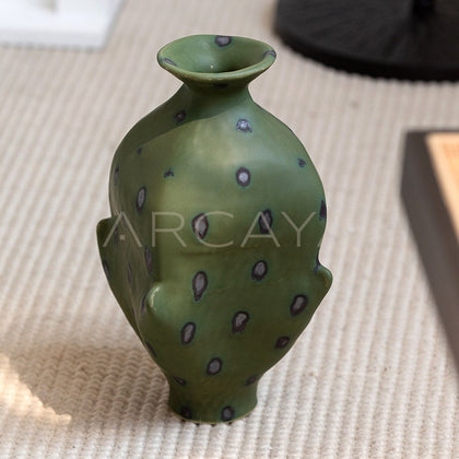 Dadan Irregular Ceramic Vase - main