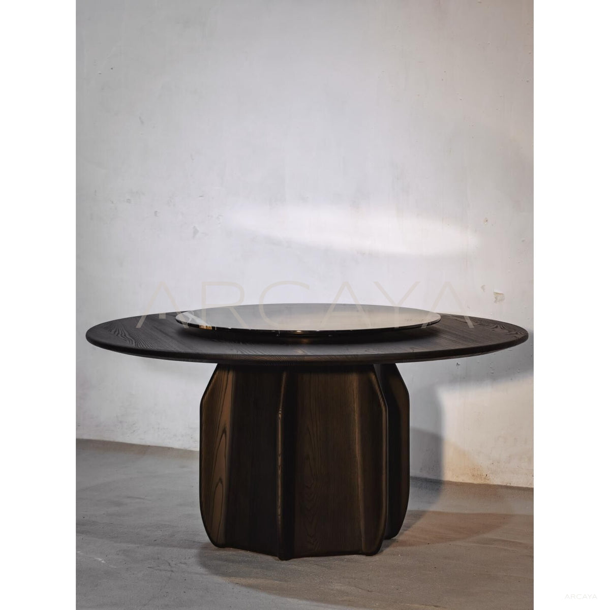 Sculpted Pedestal Round Dining Table in detail