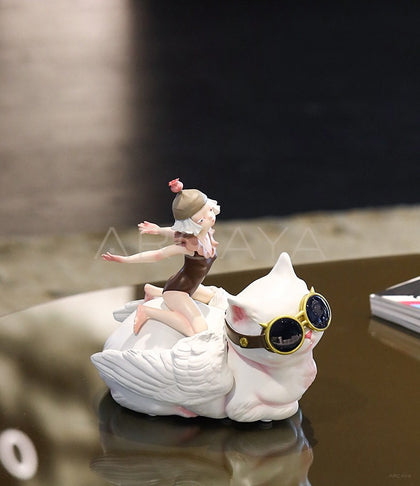 Cat Boss Artist Figurine - scene
