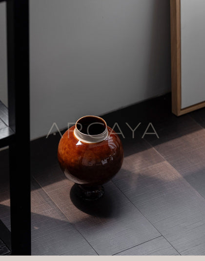 Dadan Kiln Glaze Stoneware Vase - scene
