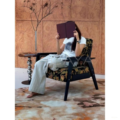 Jeaek Wantang Chair - scene