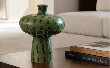 Dadan Green Glaze Ceramic Vase - scene