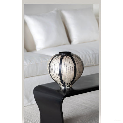 Xiangda Collab White Line Black Glaze Sphere Vase - scene