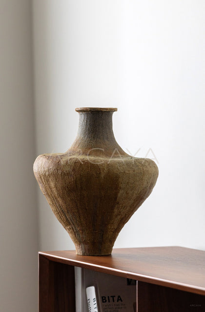 Dadan Ribbed Wide Shoulder Ceramic Vase - scene