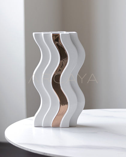 Wave Gilded Ceramic Vase - scene