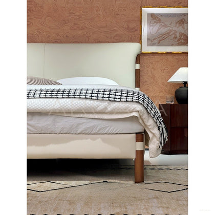 Jeaek Aosta Bed - scene