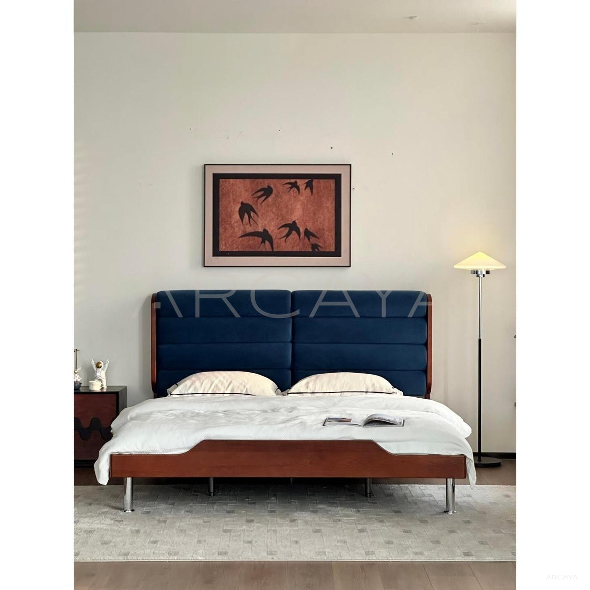 Jeaek Blue Swirl Bed in detail