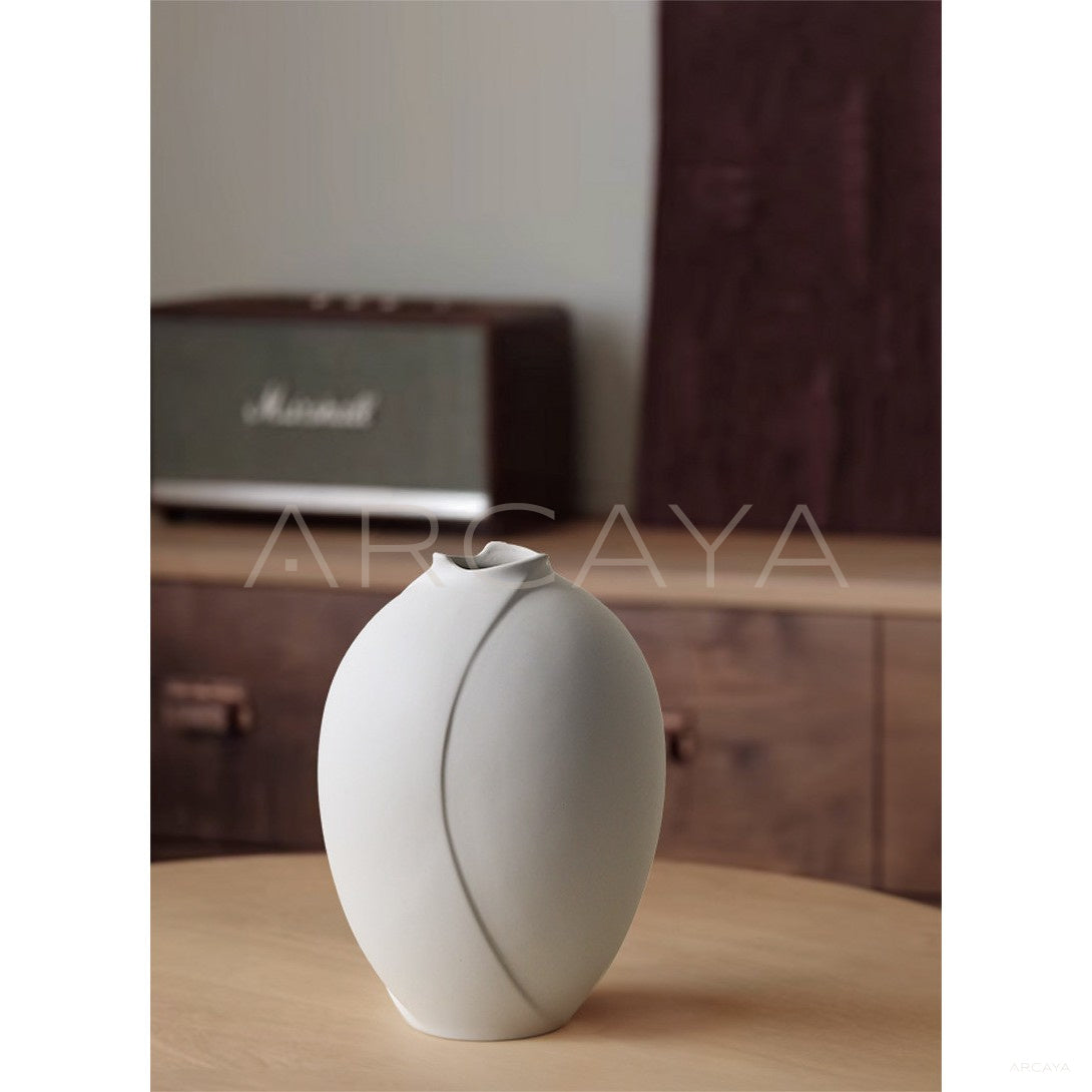 Song Aesthetic White Ceramic Vase in detail