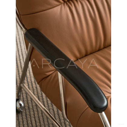 Horta Lounge Chair - scene