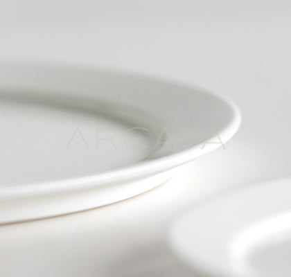 Sunxun Collab Minimalist White Porcelain Plate - scene