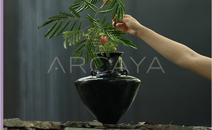 Dadan Handmade Conical Double Ear Vase - scene