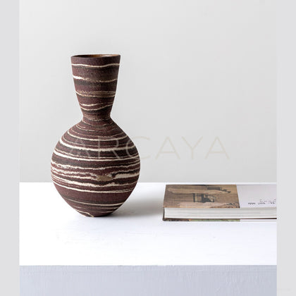 Dadan Marbled Clay Vase Living Room - scene