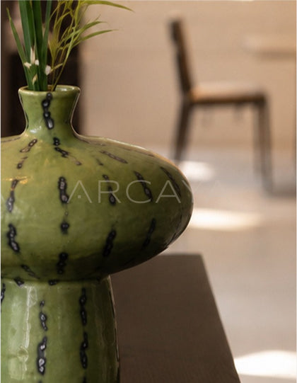 Dadan Speckled Ceramic Vase Hotel - scene