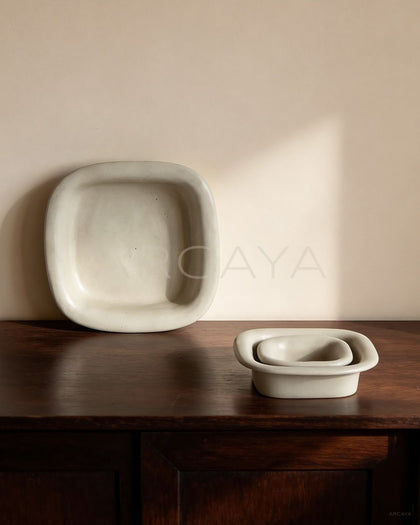Amu Collab Folded Edge Square Ceramic Plate - scene