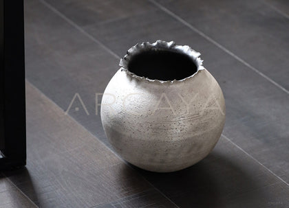 Dadan Silver Glaze Hand Thrown Vase - scene