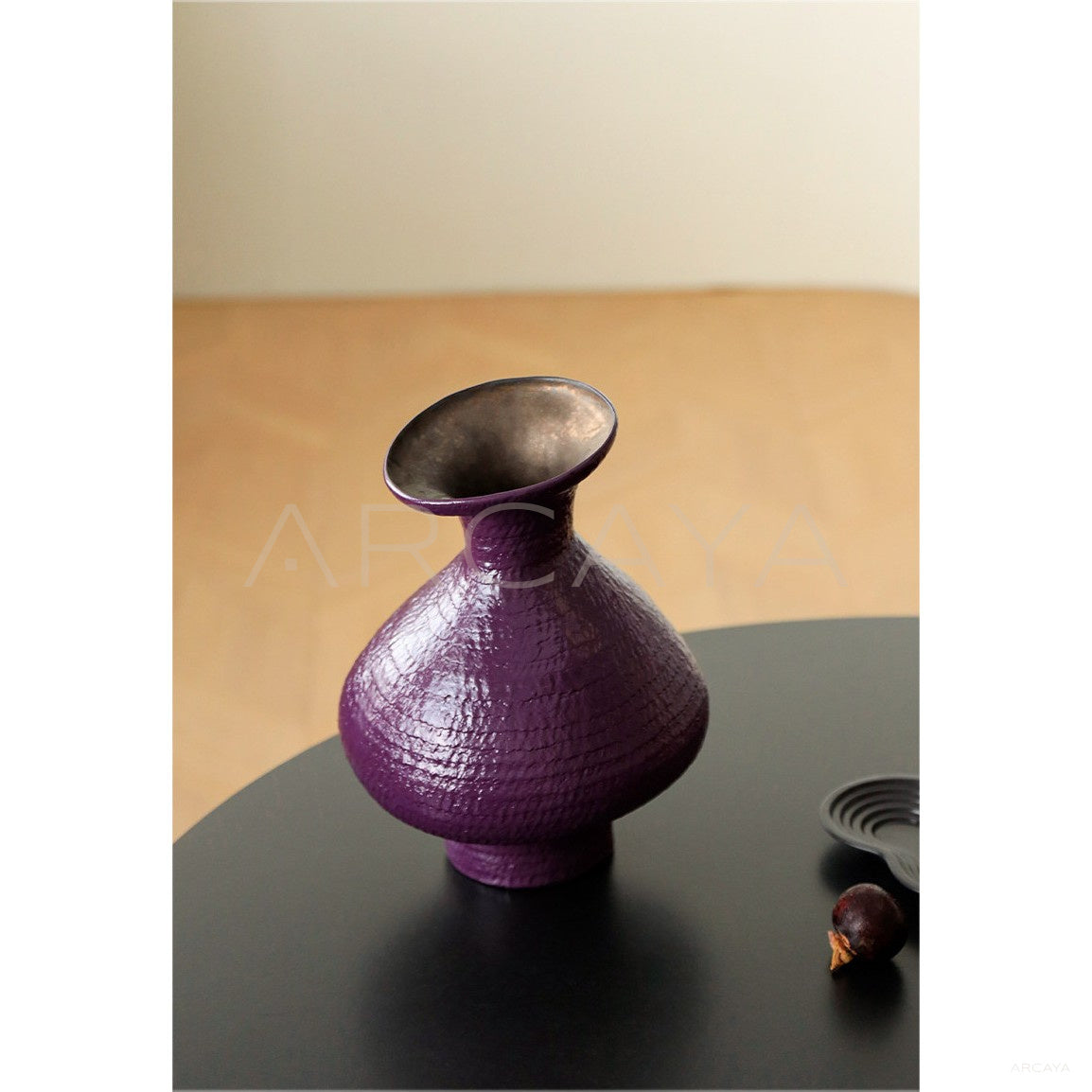 Vintage Jingdezhen Designer Vase in detail
