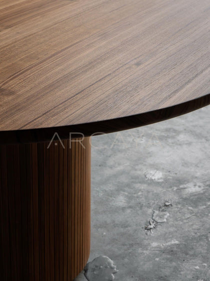 Teak Round Table - detail