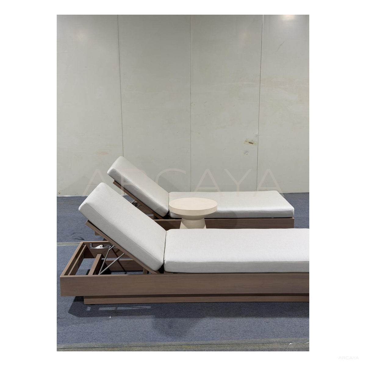 Maya Floating Outdoor Lounger in detail