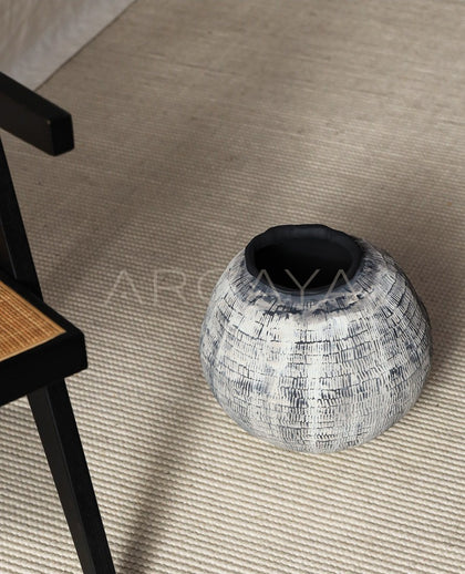 Jingdezhen Chinese Wabi Sabi Entryway Vase - scene