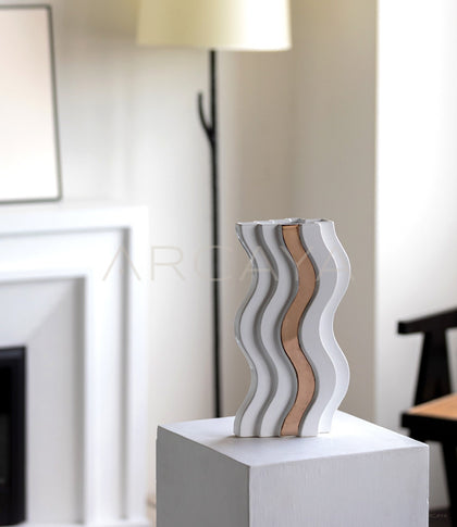 Wave Gilded Ceramic Vase - scene