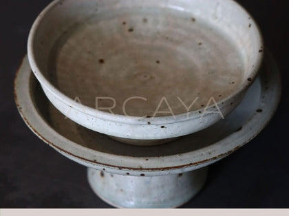 Amu Collab Handmade Stoneware Footed Plate - scene