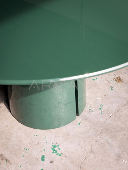 Solid Color Lacquered Round Dining Table - detail