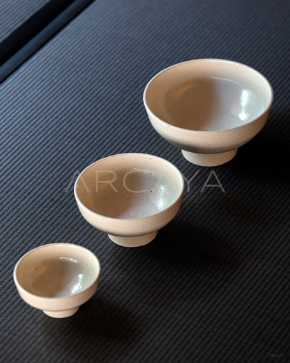 Vintage Plain Sand Cream Stoneware Tableware - scene