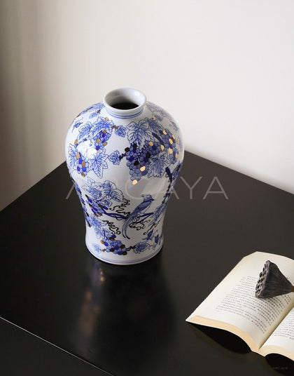 Jingdezhen Blue White Narrow Mouth Vase - scene