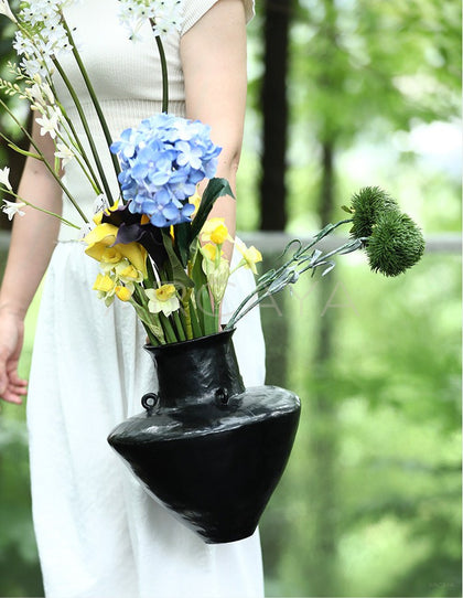 Dadan Handmade Conical Double Ear Vase - scene