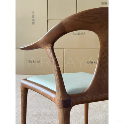 Duckbill Chair - scene