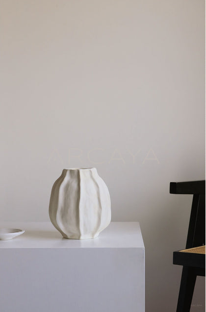 Wabi Sabi Ceramic Vase Chinese Entryway - scene