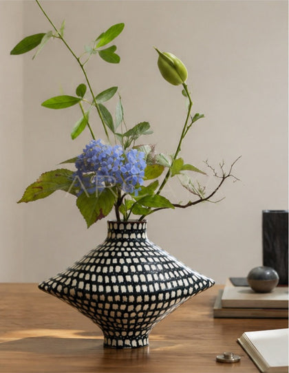 Dadan Hand Painted Checkered Vase Bedroom - scene