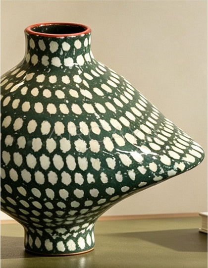 Dadan Hand Painted Checkered Vase Bedroom - scene