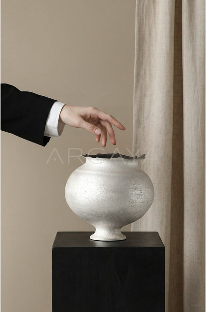 Dadan Silver Glaze Hand Thrown Vase - scene