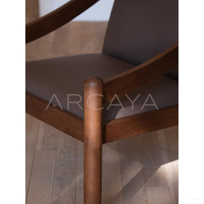 Pali Lounge Chair - scene