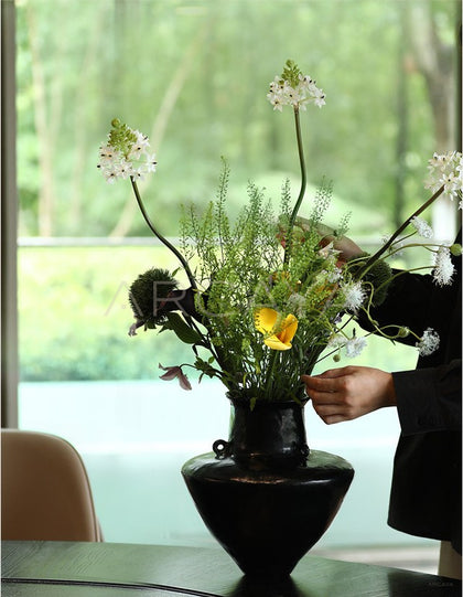 Dadan Handmade Conical Double Ear Vase - scene