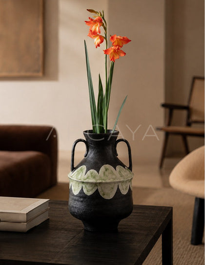 Dadan Stoneware Double Ear Vase Hotel - scene