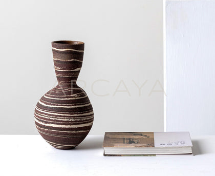 Dadan Marbled Clay Vase Living Room - scene