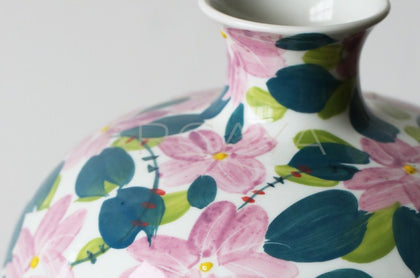 Blue White Porcelain Tabletop Vase - scene